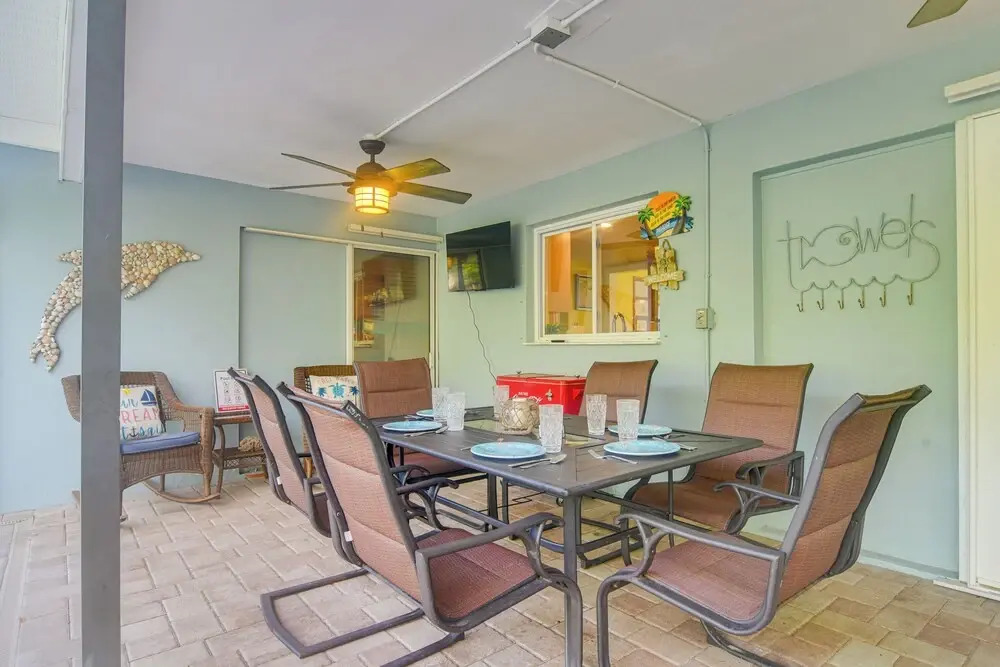 6 Mi to Clearwater Beach: Home w/ Furnished Lanai