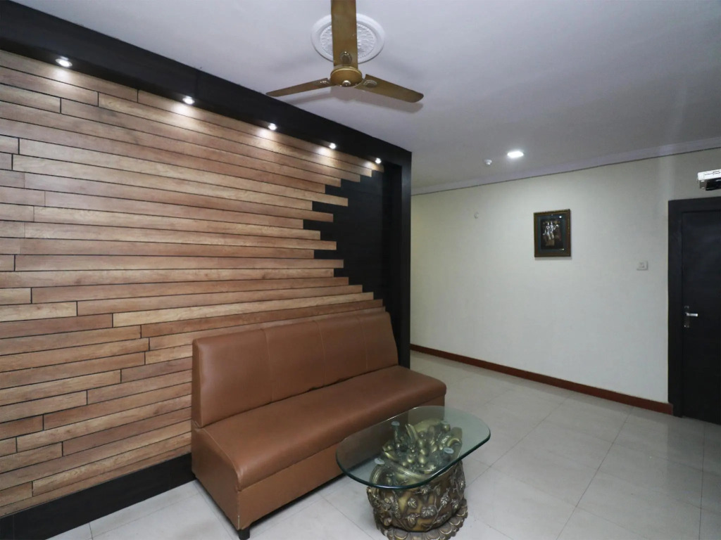 OYO 23009 Hotel Maxx