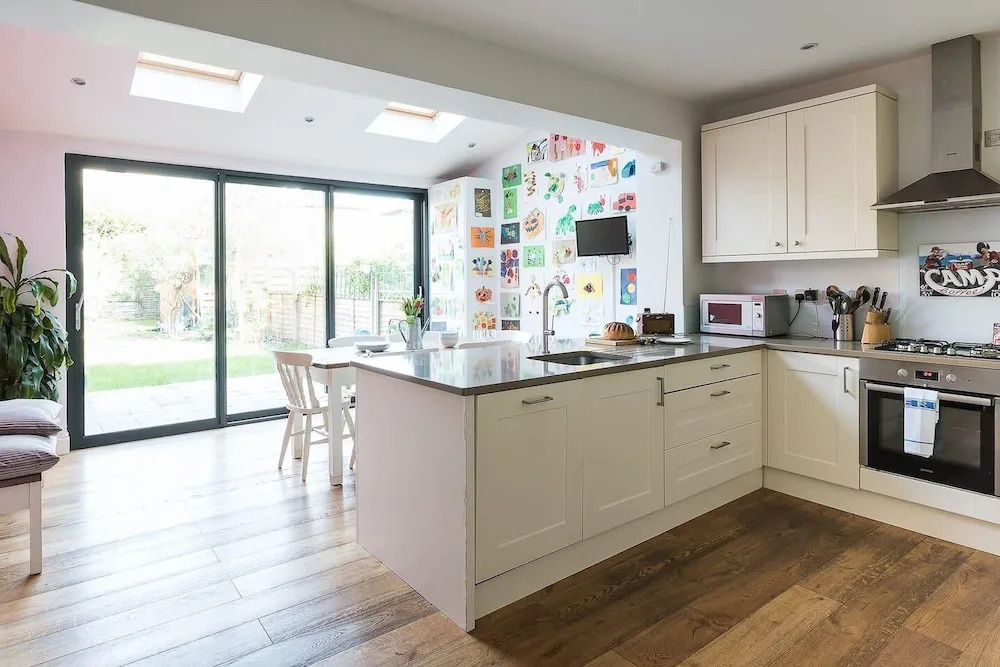 Fabulous 4BR Family Home in East London