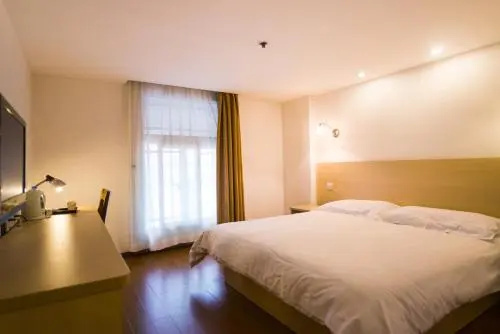 Shanghai Motel 168 Zhoupu Wanda Plaza