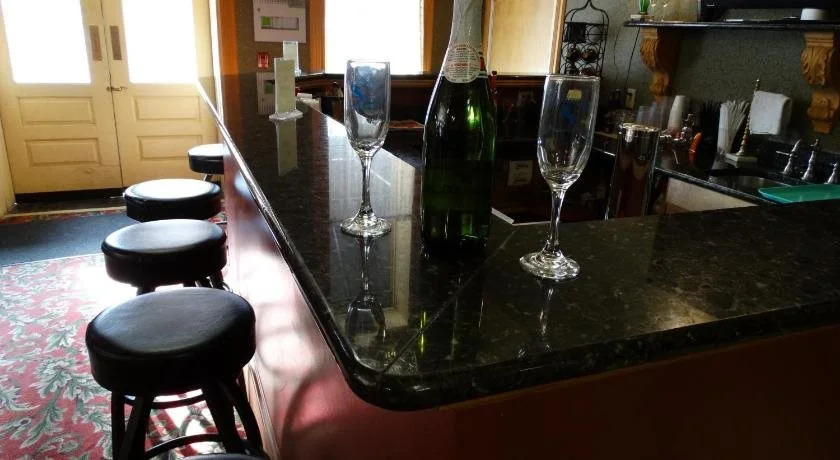 Historic Iron Horse Inn - Deadwood