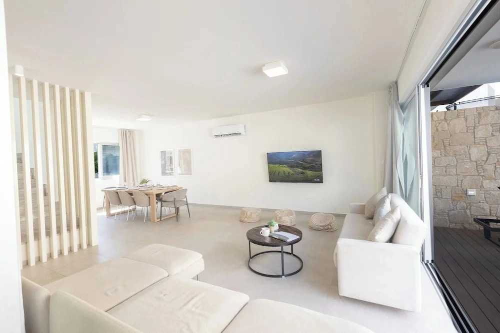 4 Bed Villa With Private Pool - Brand new