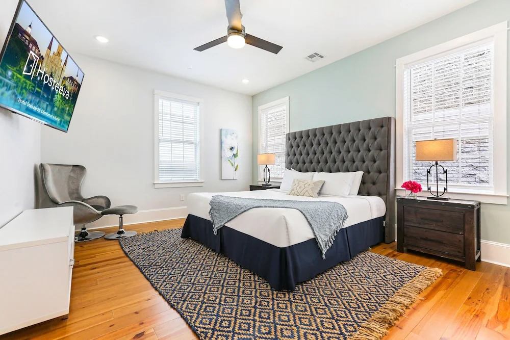 Brand New Condo with Pool - Steps to St Charles Ave
