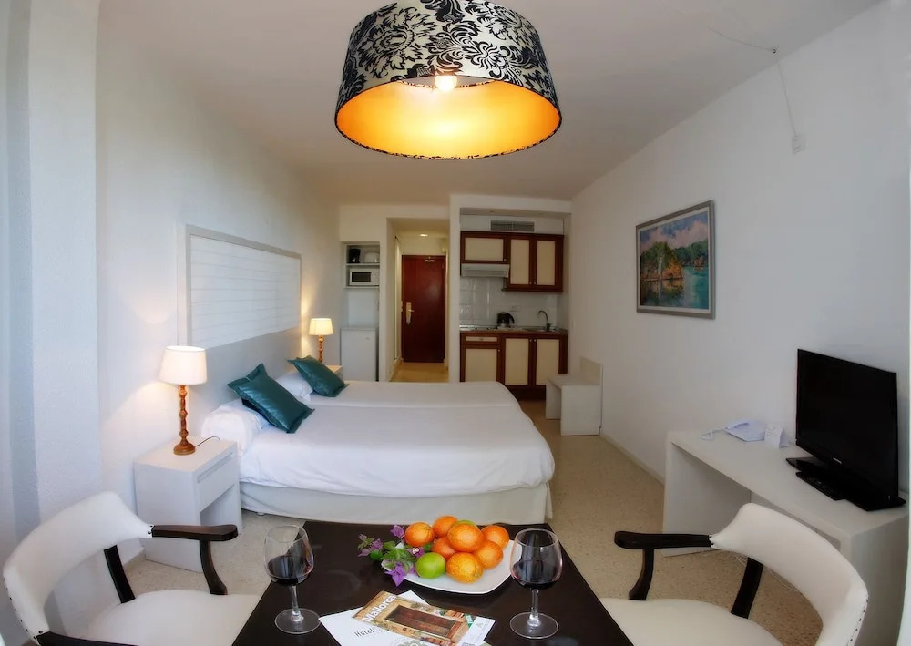 Hotel Apartamentos Cala Santanyi