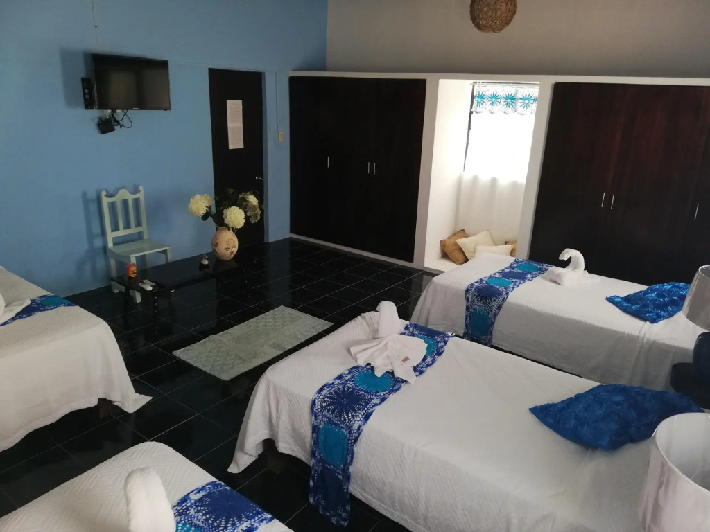 Casa Aluxes Hotel