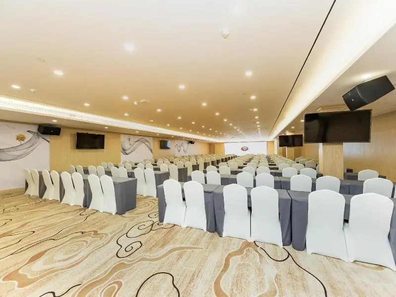 Ji Hotel Nanjing Pukou Hongyang Plaza