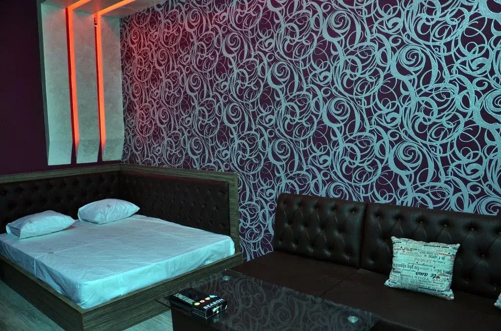 Season Hotel