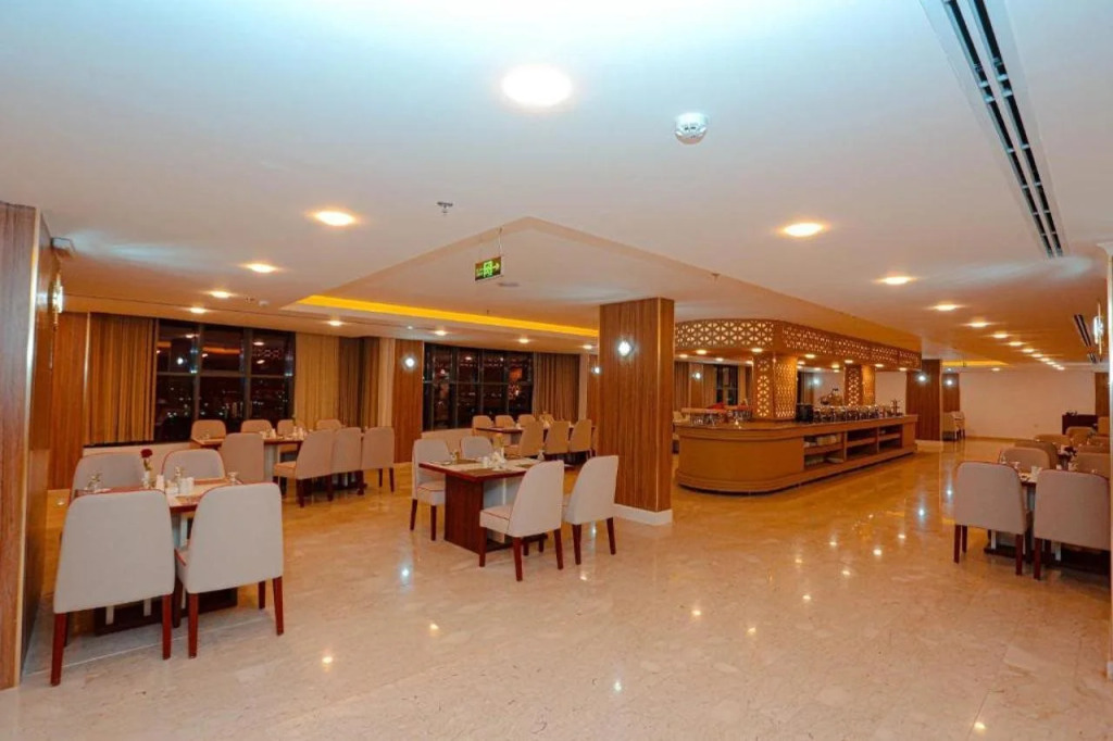 TULIP PLAZA - By Le Park Concord