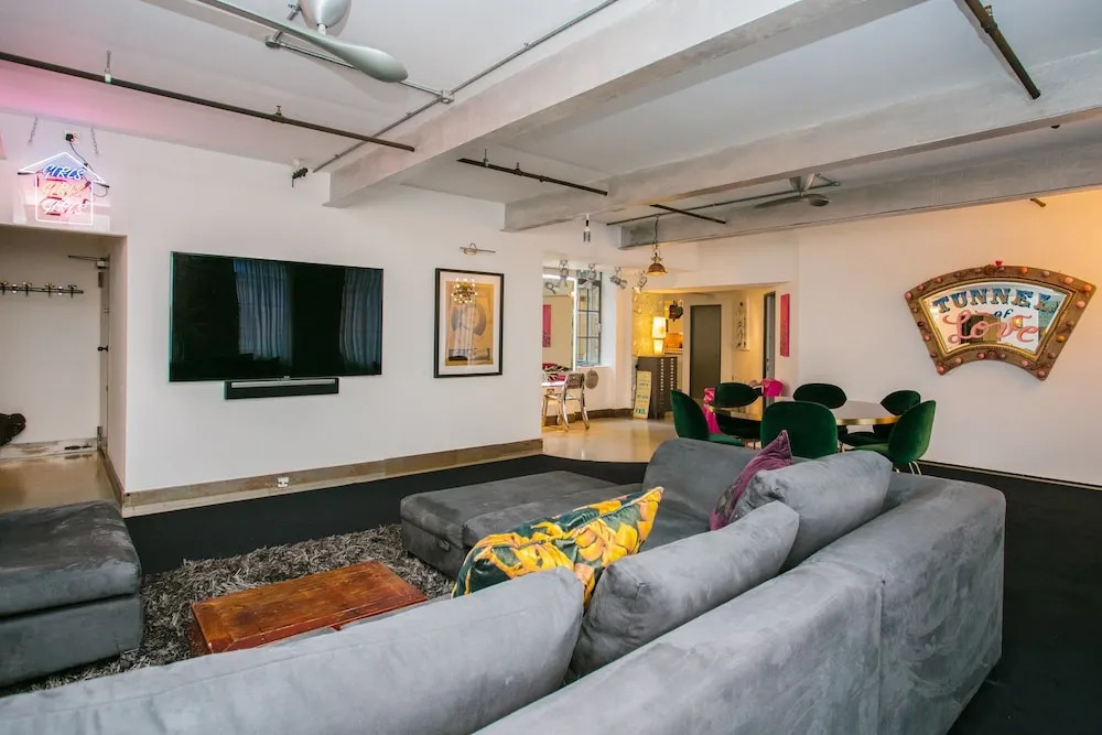 Modern 3 Bedroom Apartment In Soho