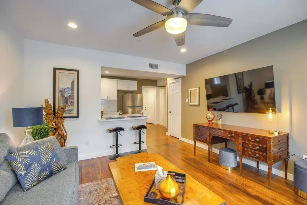 1 Mi to Dtwn, 8 Mi to Nrg! Fourth Ward Apt w/ W&D