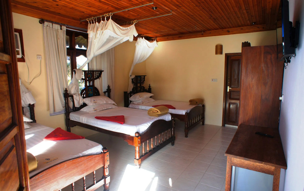 Smiles Beach Hotel