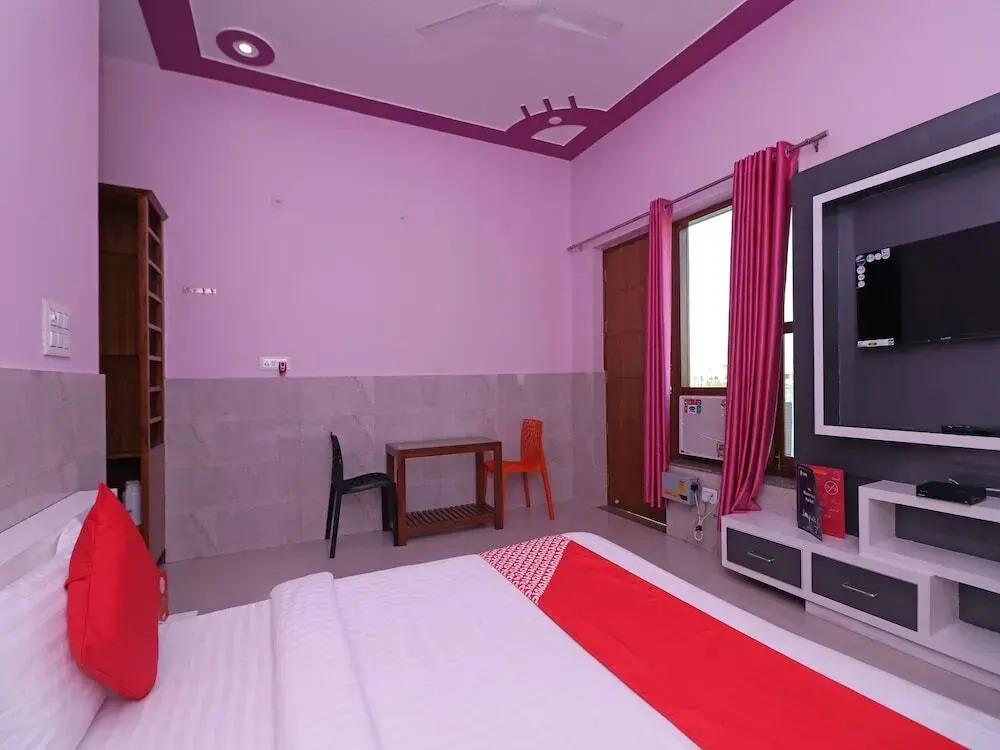 Hotel Raj palace
