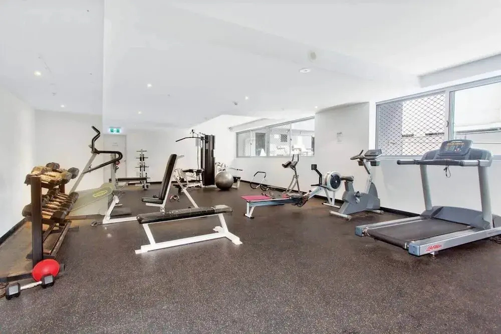 Bright & Spacious Stay for 6 Near Darling Harbour