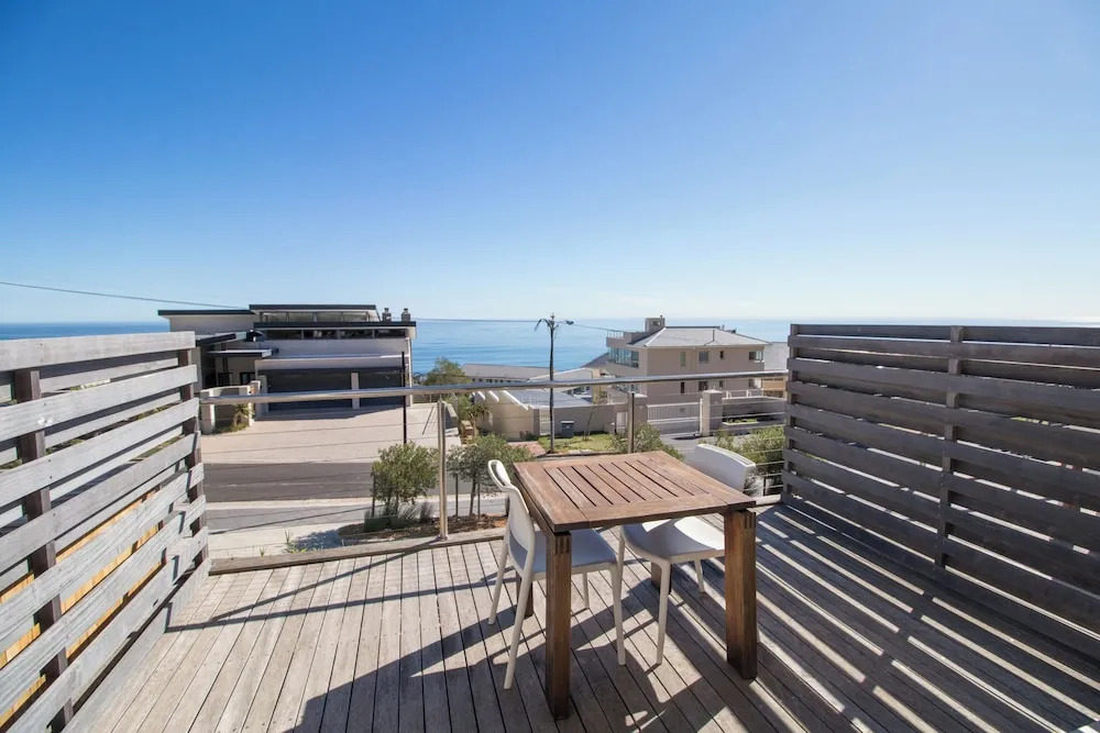 Camps Bay Studio Apartment - Luxurious With Stunning sea View