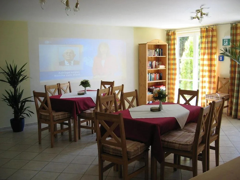 Hotel Garni Oasis Loipersdorf