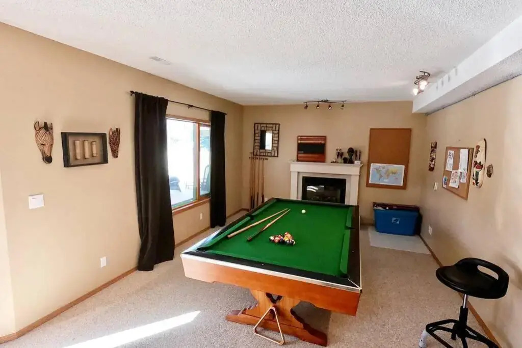 Sunny & Cozy Suite with Pool & Ping Pong table