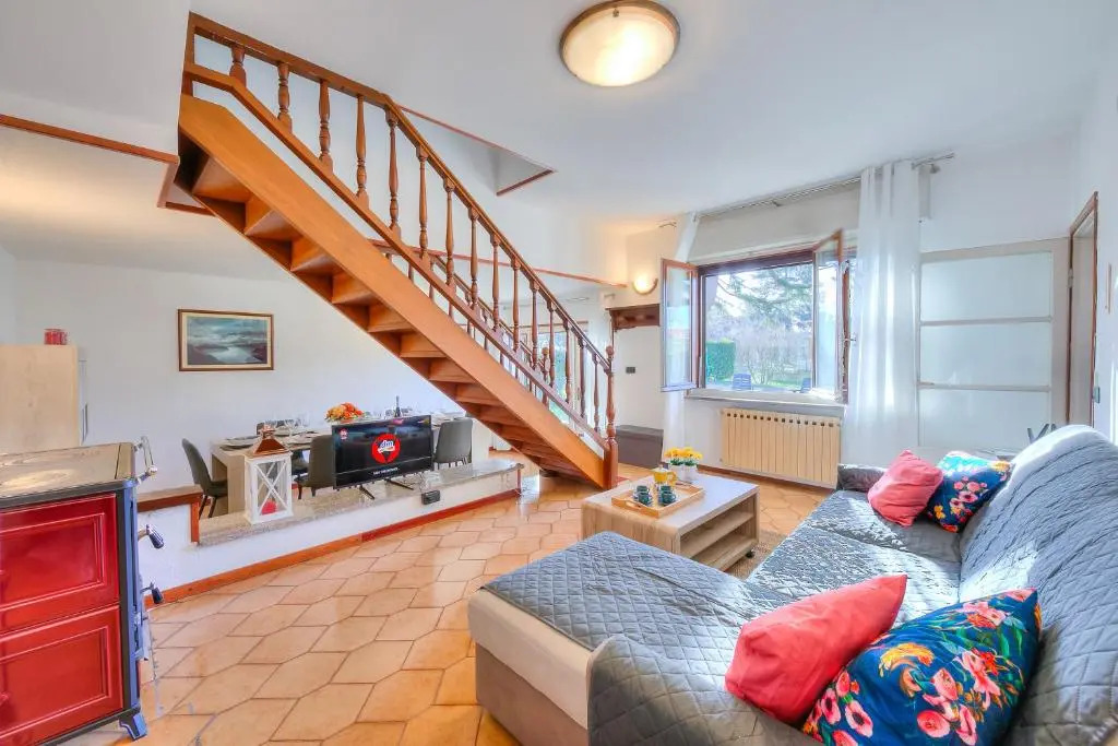 Cedar House Villa Few Minutes From Lake - Happy Rentals
