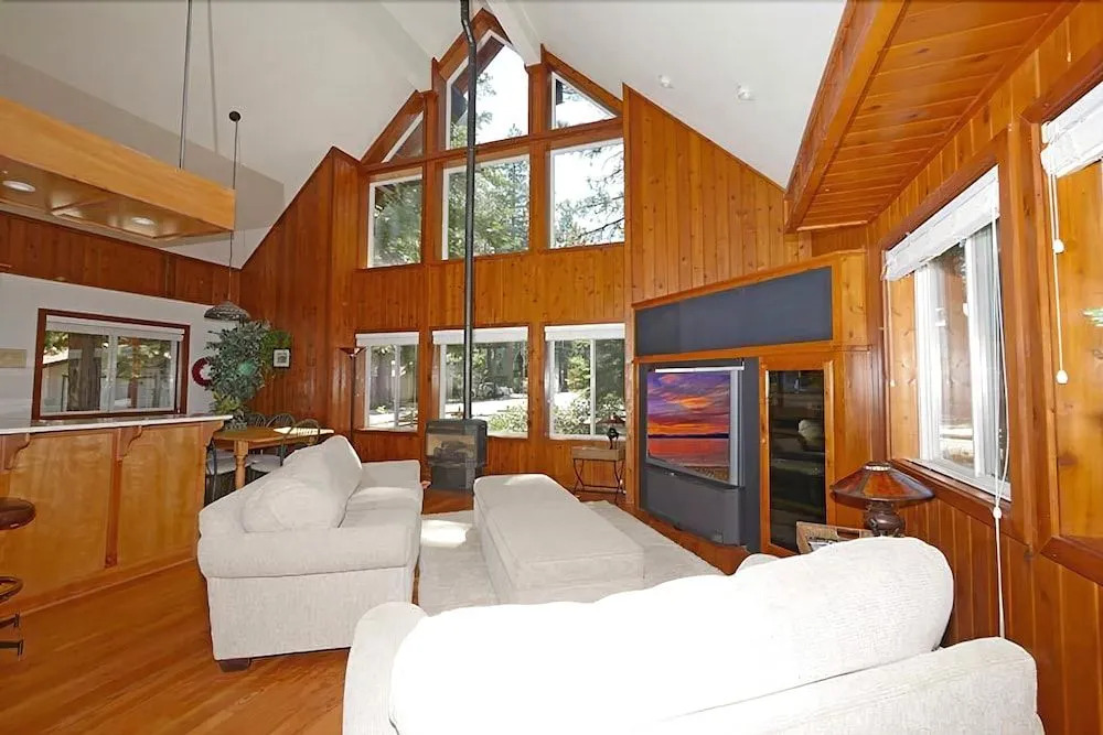 763 Wentworth Lane by RedAwning