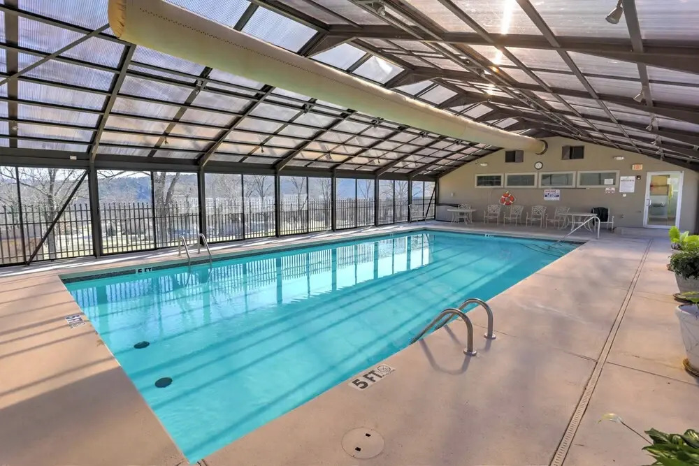 Branson Getaway w/ Balcony & Resort Amenities!