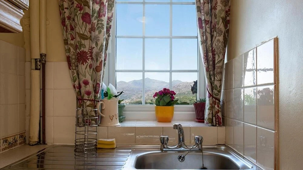 Dinas Cottage