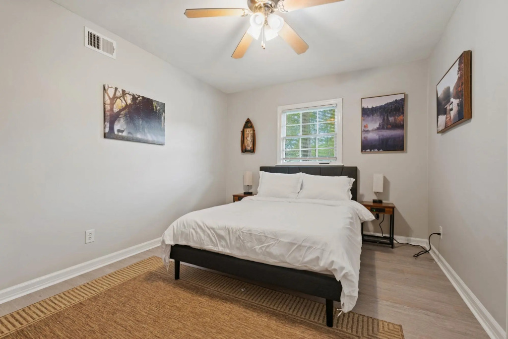 The Ranch   4-Bedrooms  Large Yard   Patio