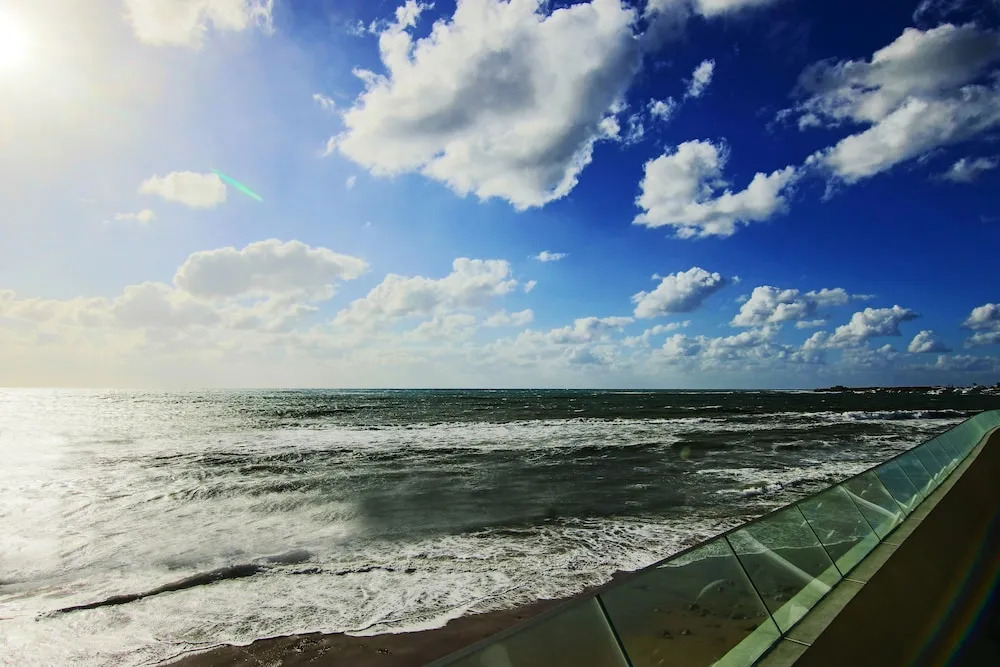 Phaedrus Living: Seaside Modern Flat Limnaria 123