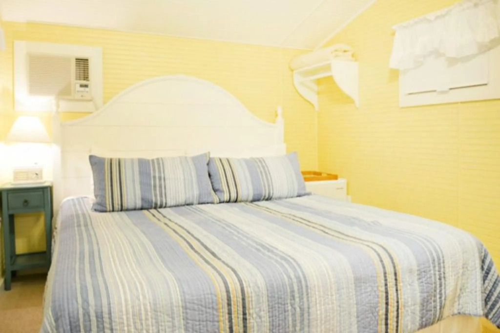 2 River Road Inn & Cottages