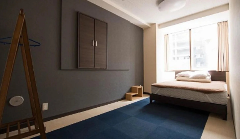 Anne Hostel Yokozuna