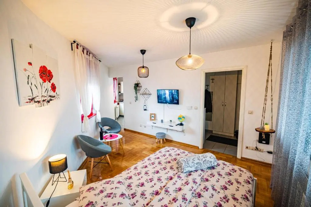 Flexible SelfCheckIns 15 & 19 - Zagreb - Garage - Loggia - New - Cozy
