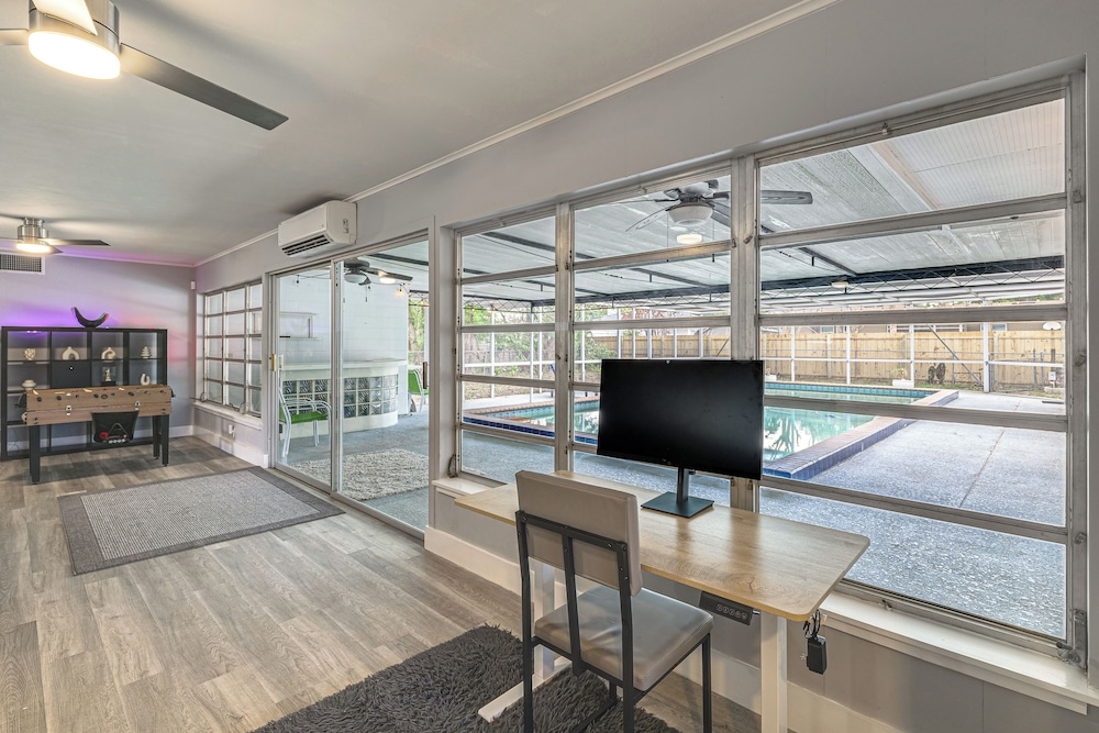 Legoland & Lakes Pool Home Pet Friendly