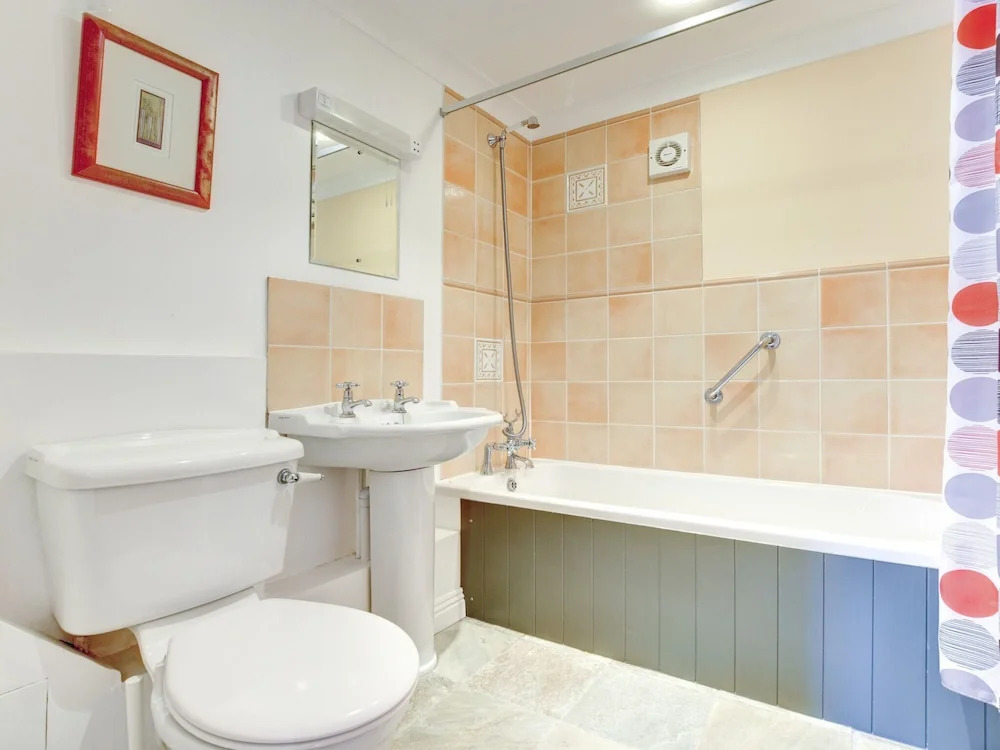Modern Cottage Located in the Beautiful Village of Chillington Near Slapton Beach