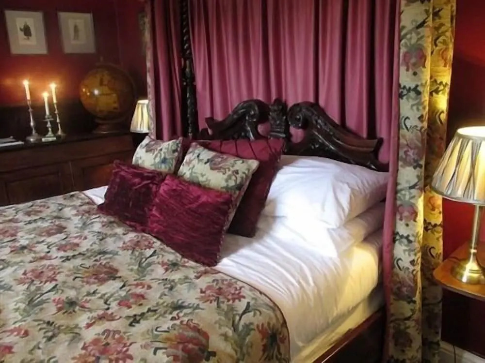 The Old Registry guest house