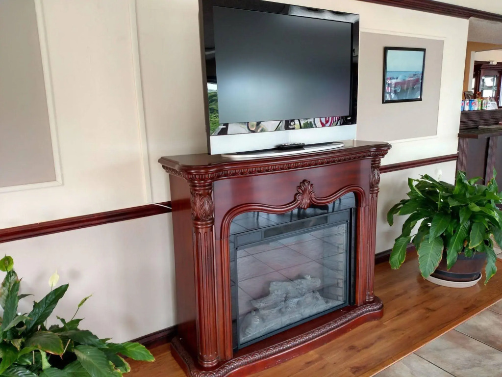 Evergreen Inn