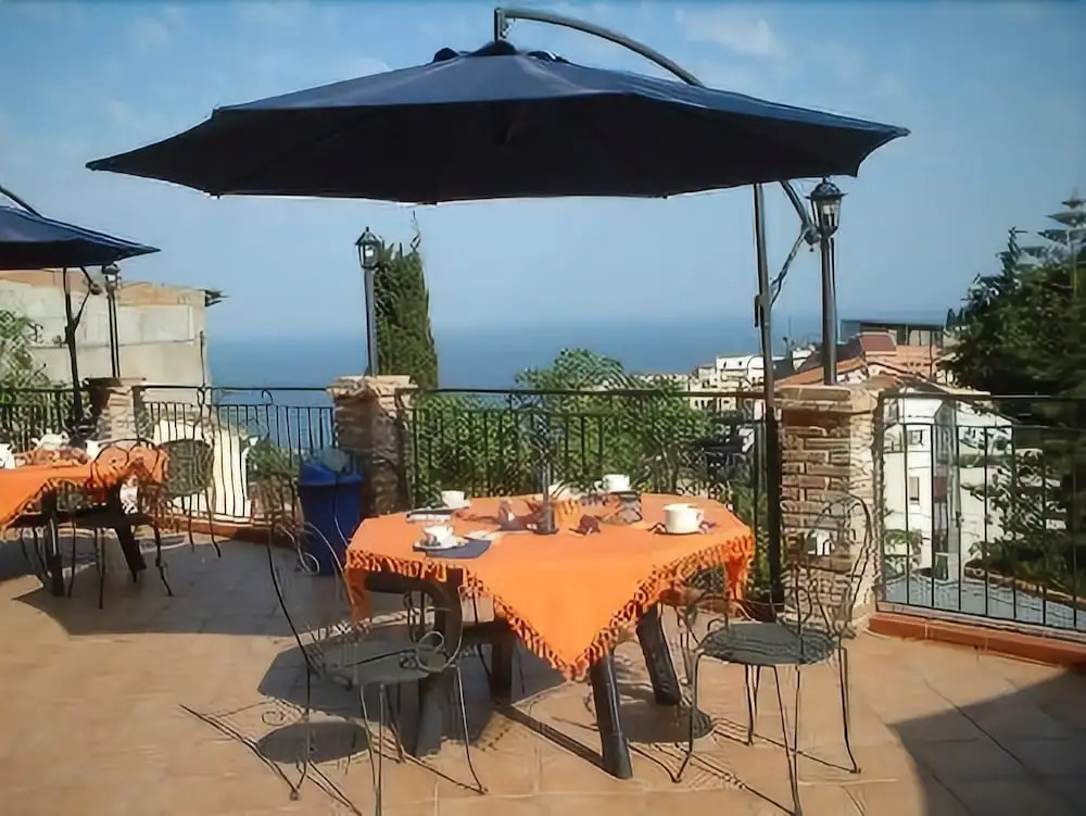 Le Grand Soleil Apartments