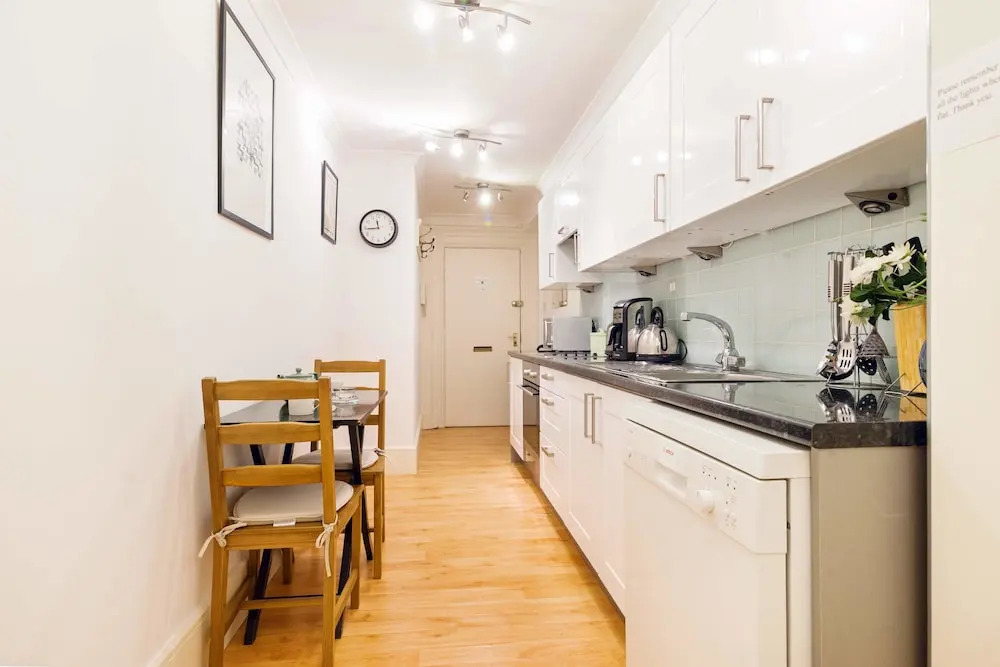 The Chelsea Embankment Apartment - EC