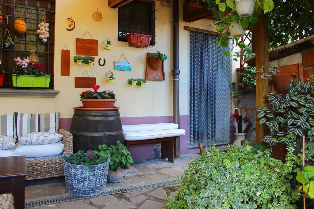 Mina House