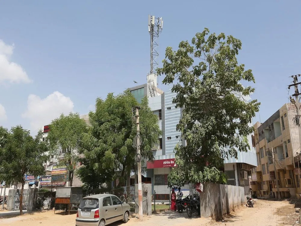Oyo 18287 Akshya Hotel