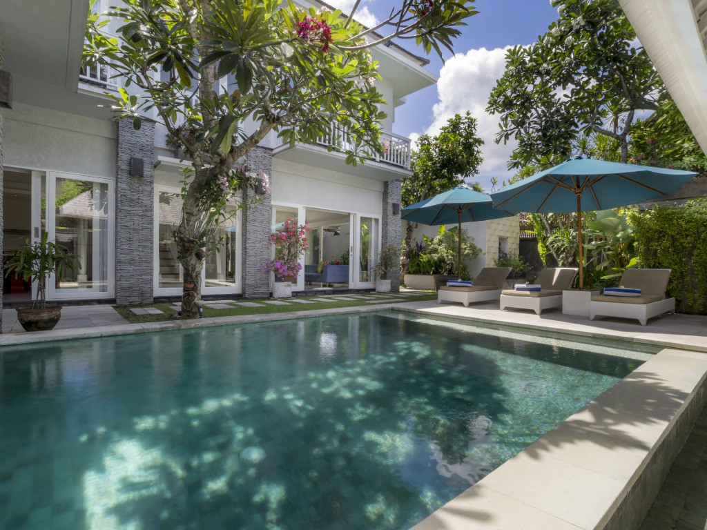 Villa Alun by Villa Finder