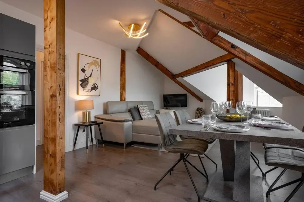 3 Bedroom - 2BR - Apartment - Central Windermere