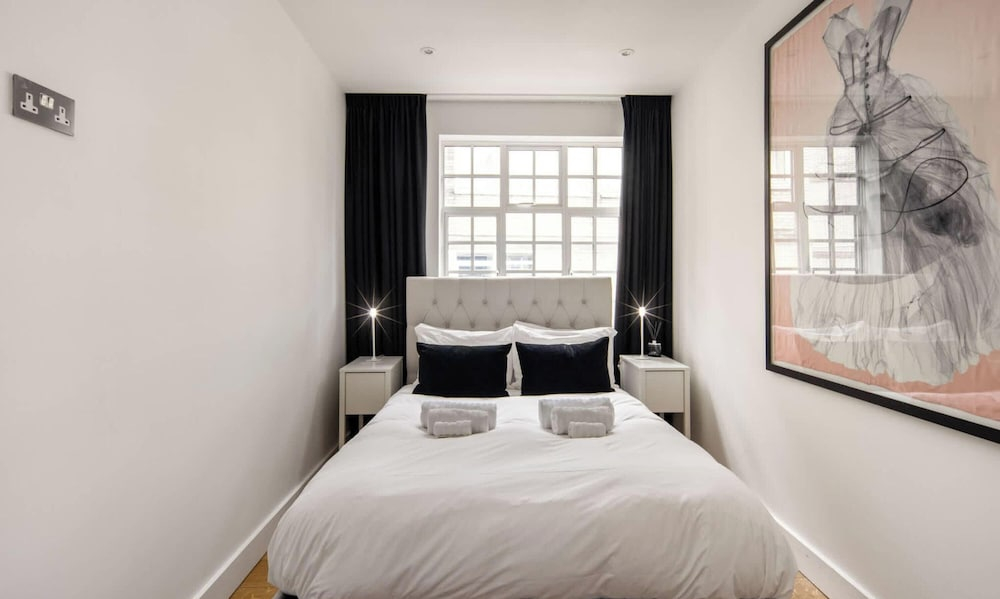 5 Mins Walk to Bond Street Marylebone Townhouse
