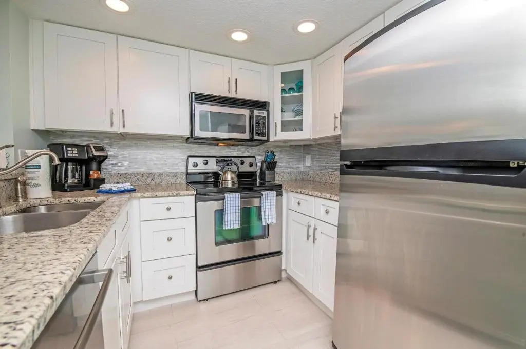 8202 Near Ocean 2nd Floor SE
