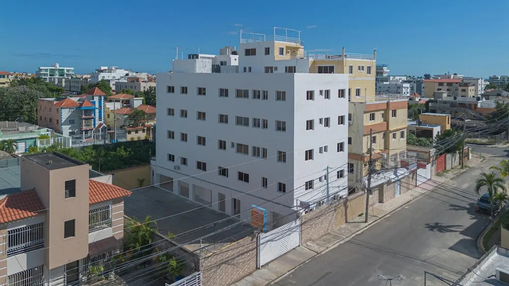 Beautiful1 Bedroom Apartment Free Gated Parking