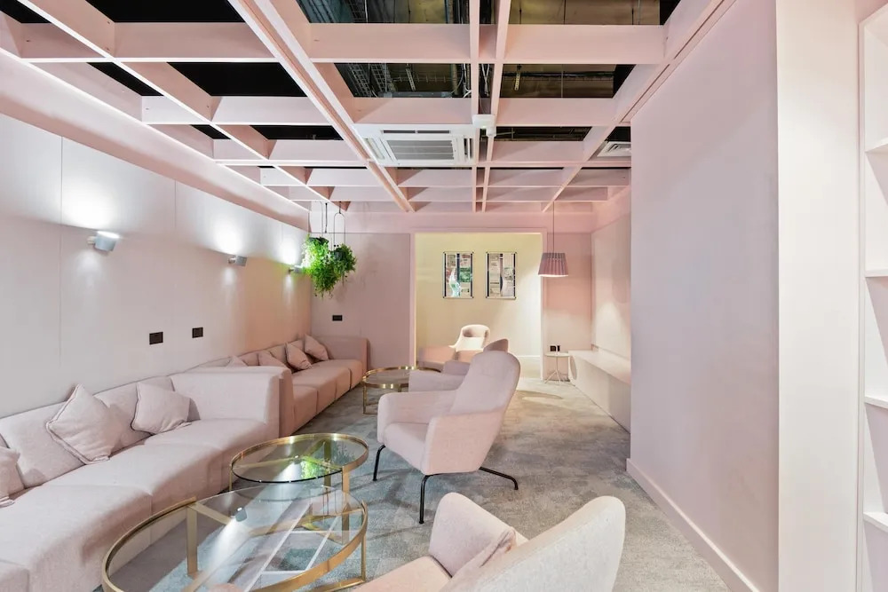 Fabulous Large City Centre 6BR Apartment -sleeps 6