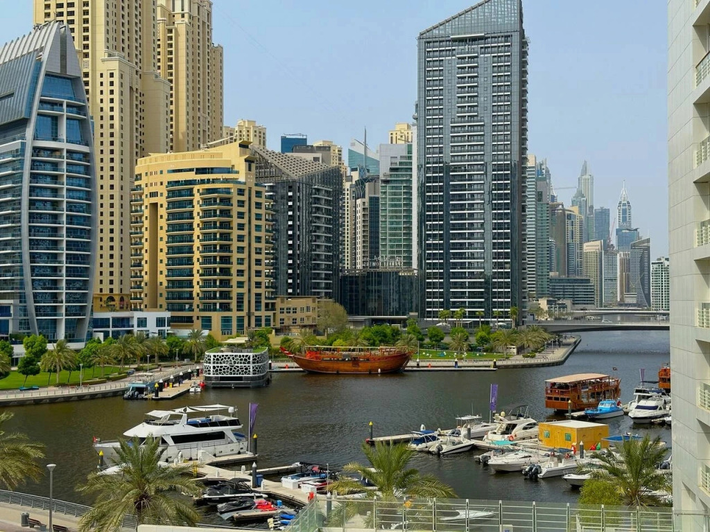 Апартаменты Canal View Studio Balcony DMCC Metro & Beach