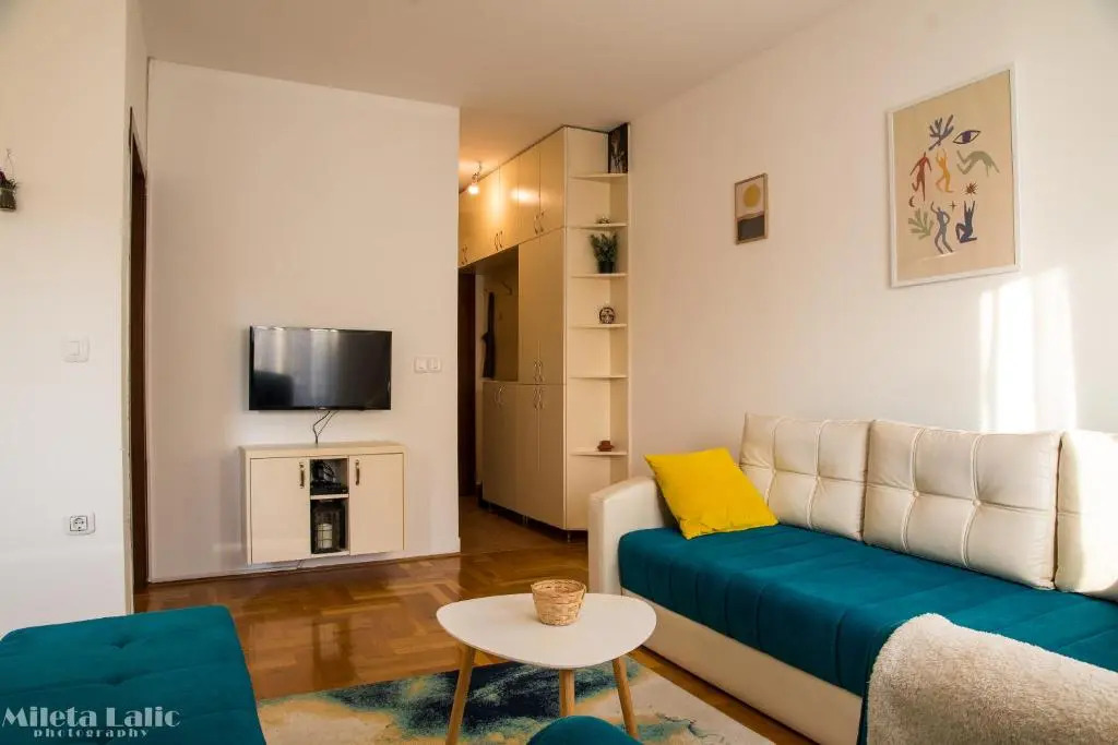 Sunny 412 apartment