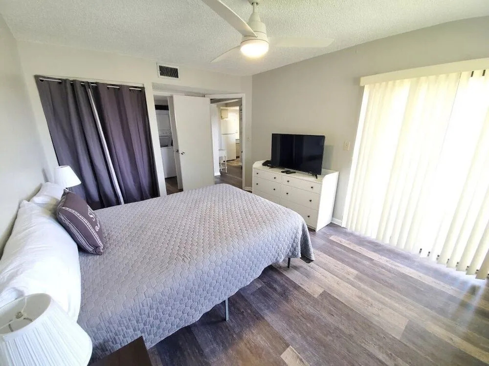 Ocean Village Club N34