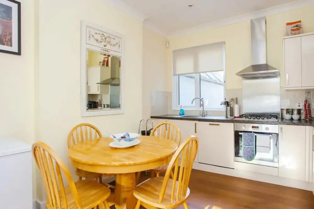 Peaceful 2 Bedroom Apartment in Affluent Fulham