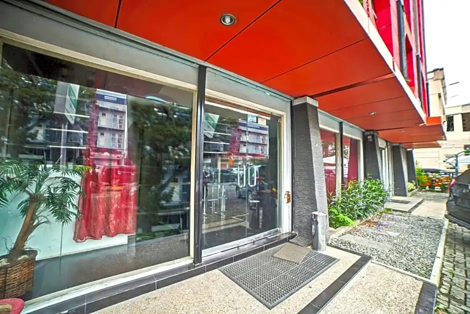 OYO Flagship 90759 Beatrix Apartment