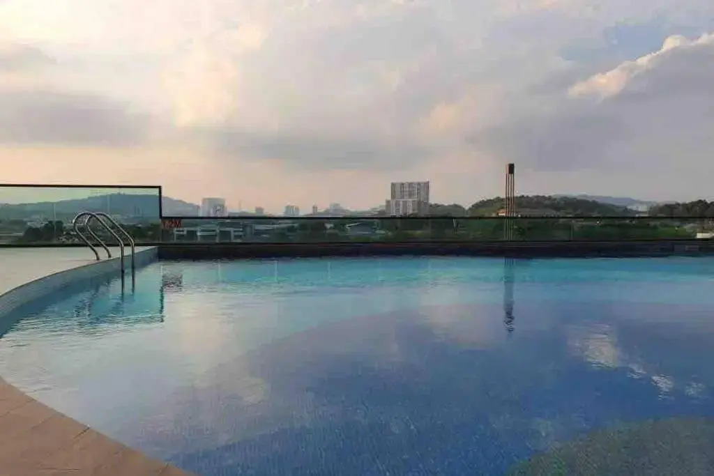 Symphony Tower Studio # 3 ( With Balcony )