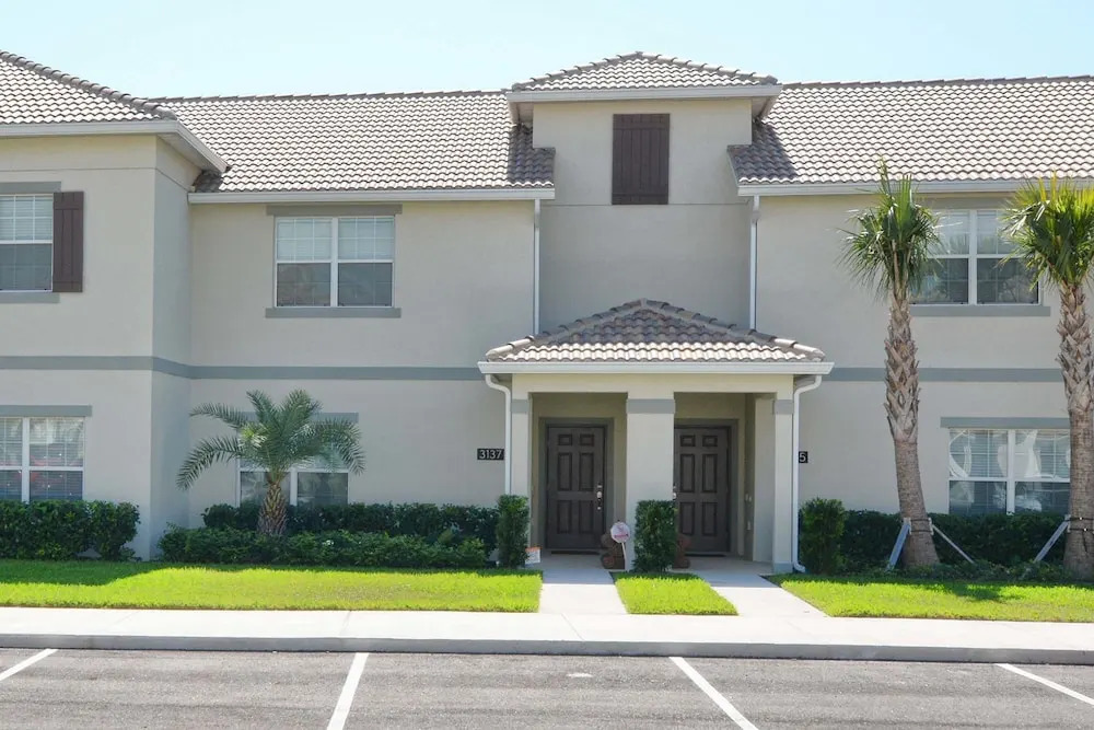 Storey Lake 4 Bedroom Townhome w Splashpool - 1624ST